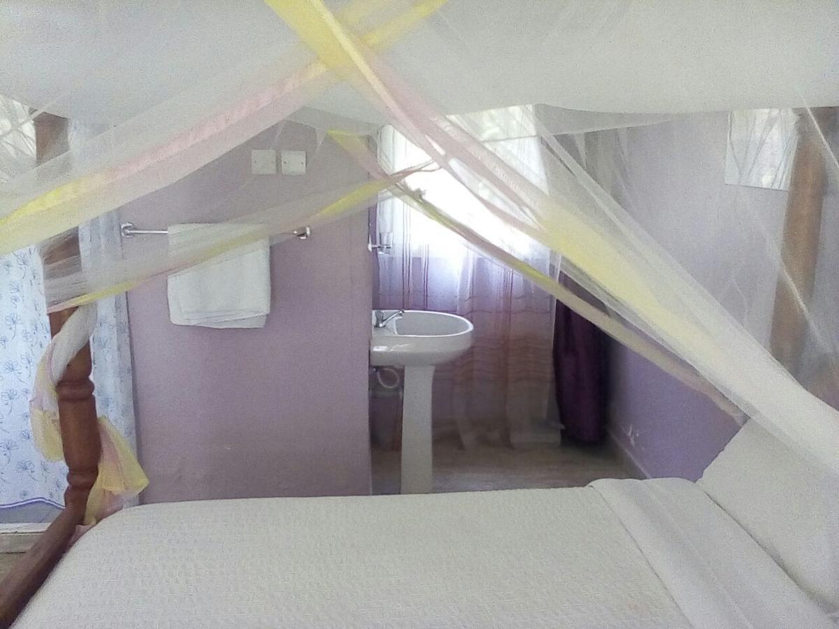 Hippo Safaris Resort ナイバシャ エクステリア 写真